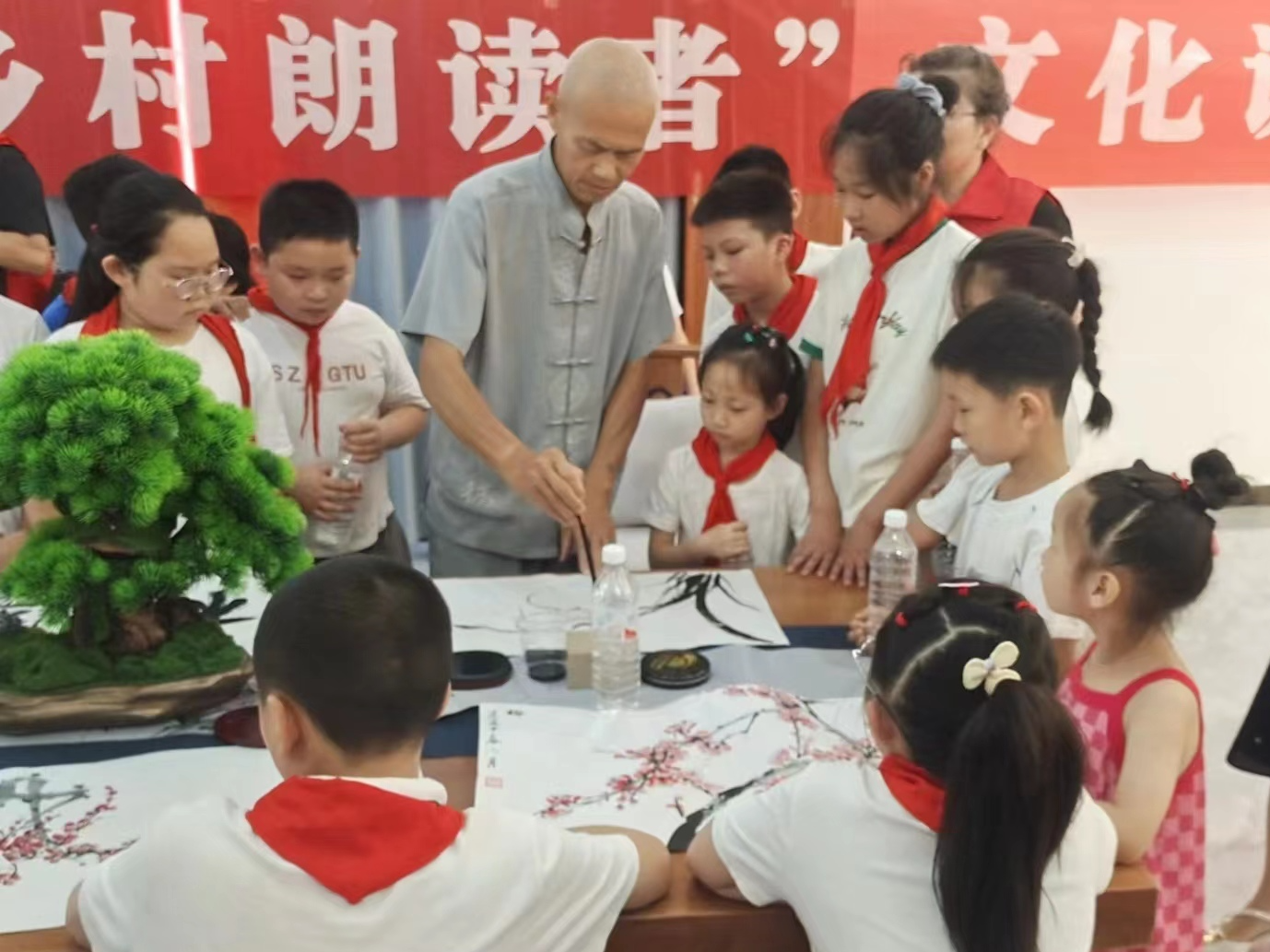 师光志：退休不褪色 发挥余热传承书法文化
