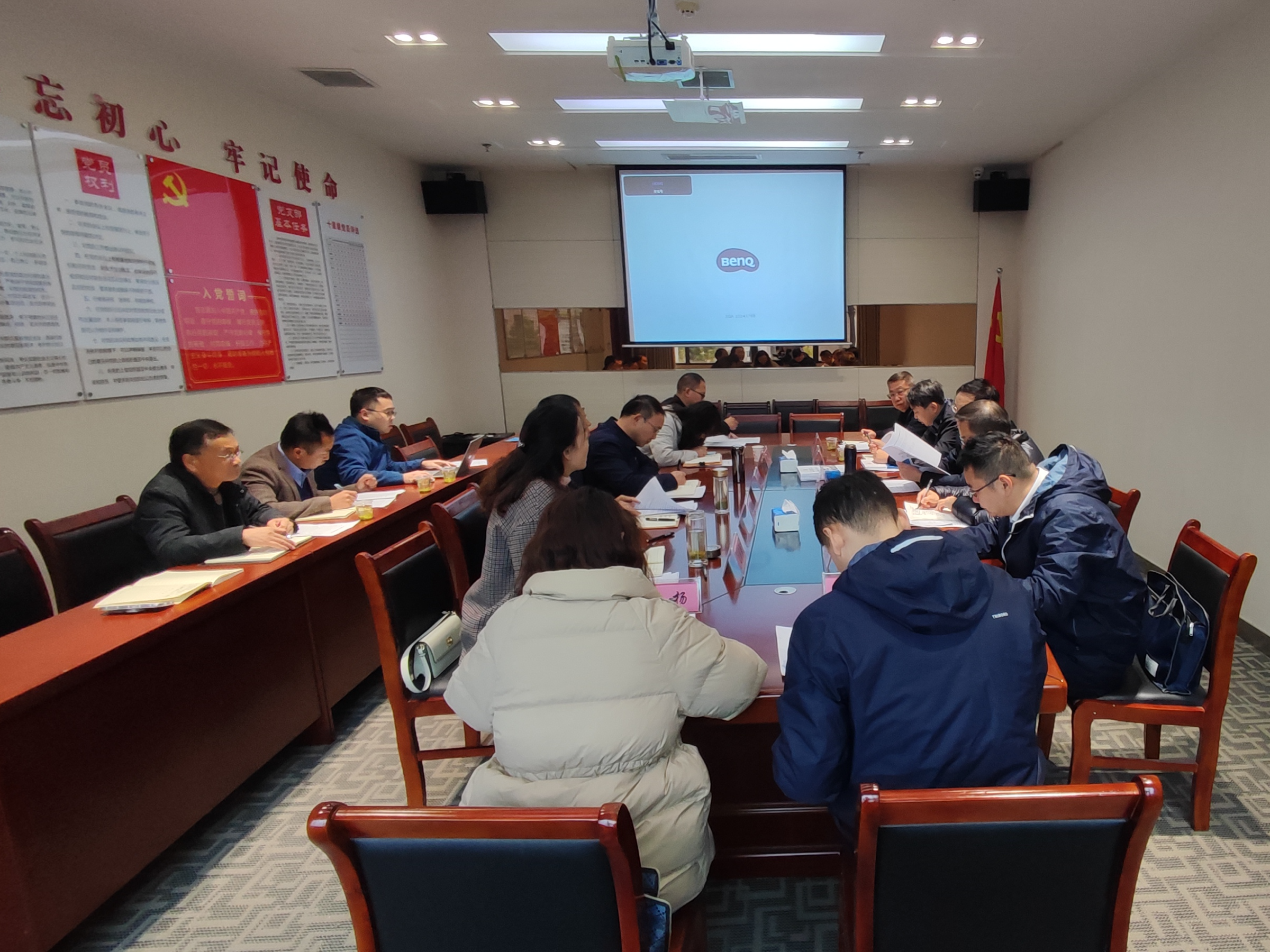 省档案馆调研我县数字档案馆建设