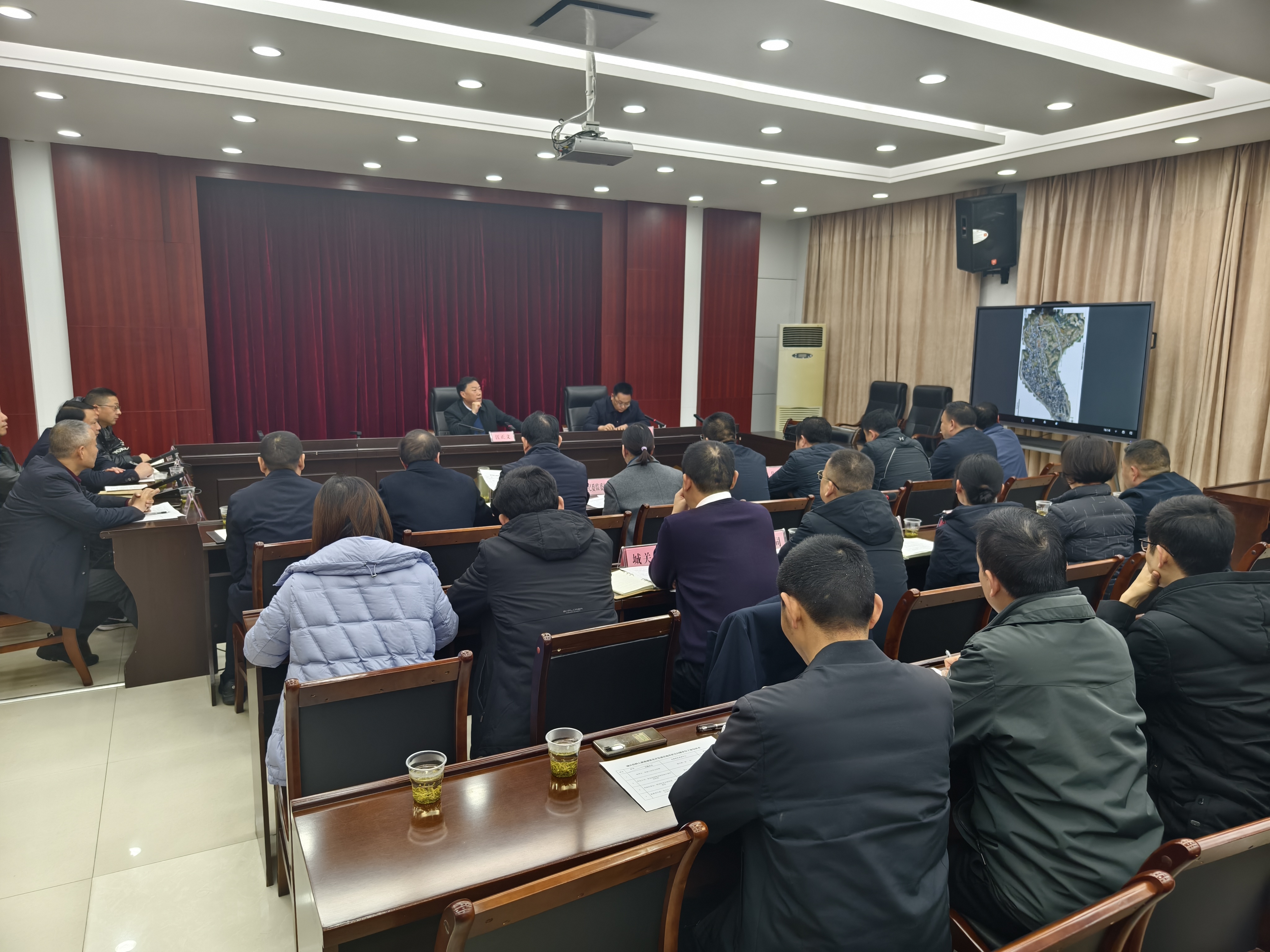 我县推进征地拆迁工作