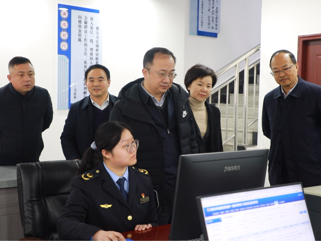 省市场监管局局长刘荣山来竹调研